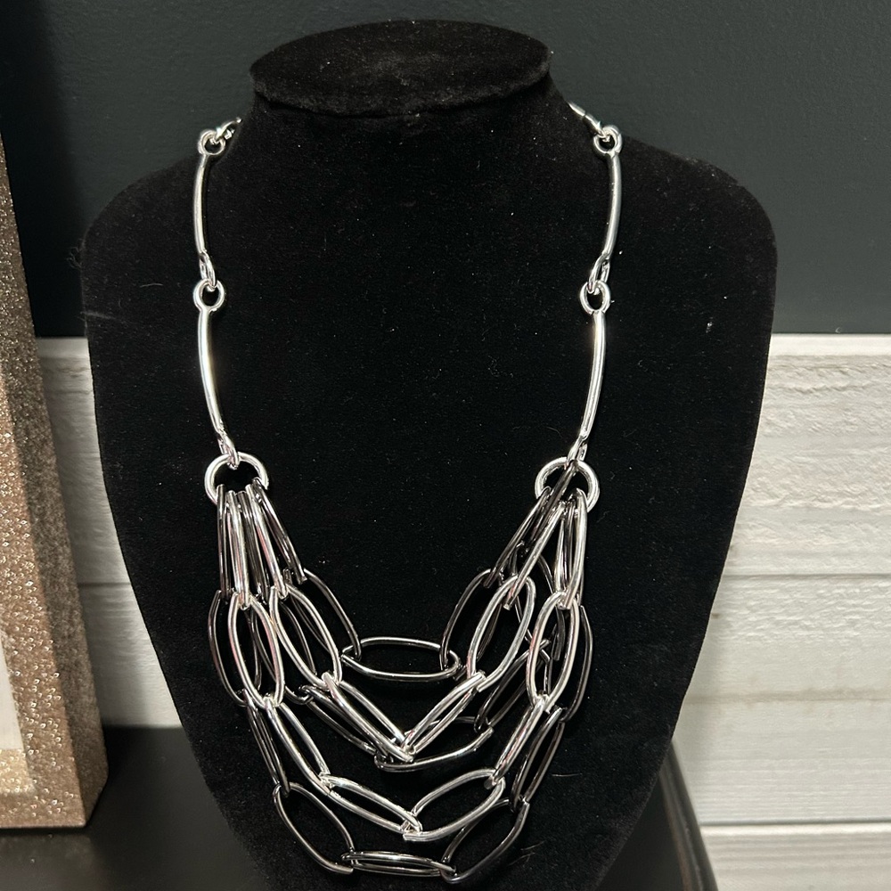 ✨ Premier Designs Silver & Gunmetal Statement Necklace ✨